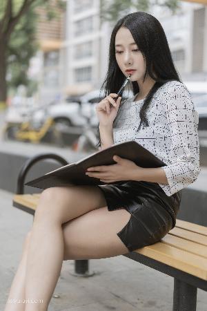 粉嫩小泬喷潮抽搐无码免费视频